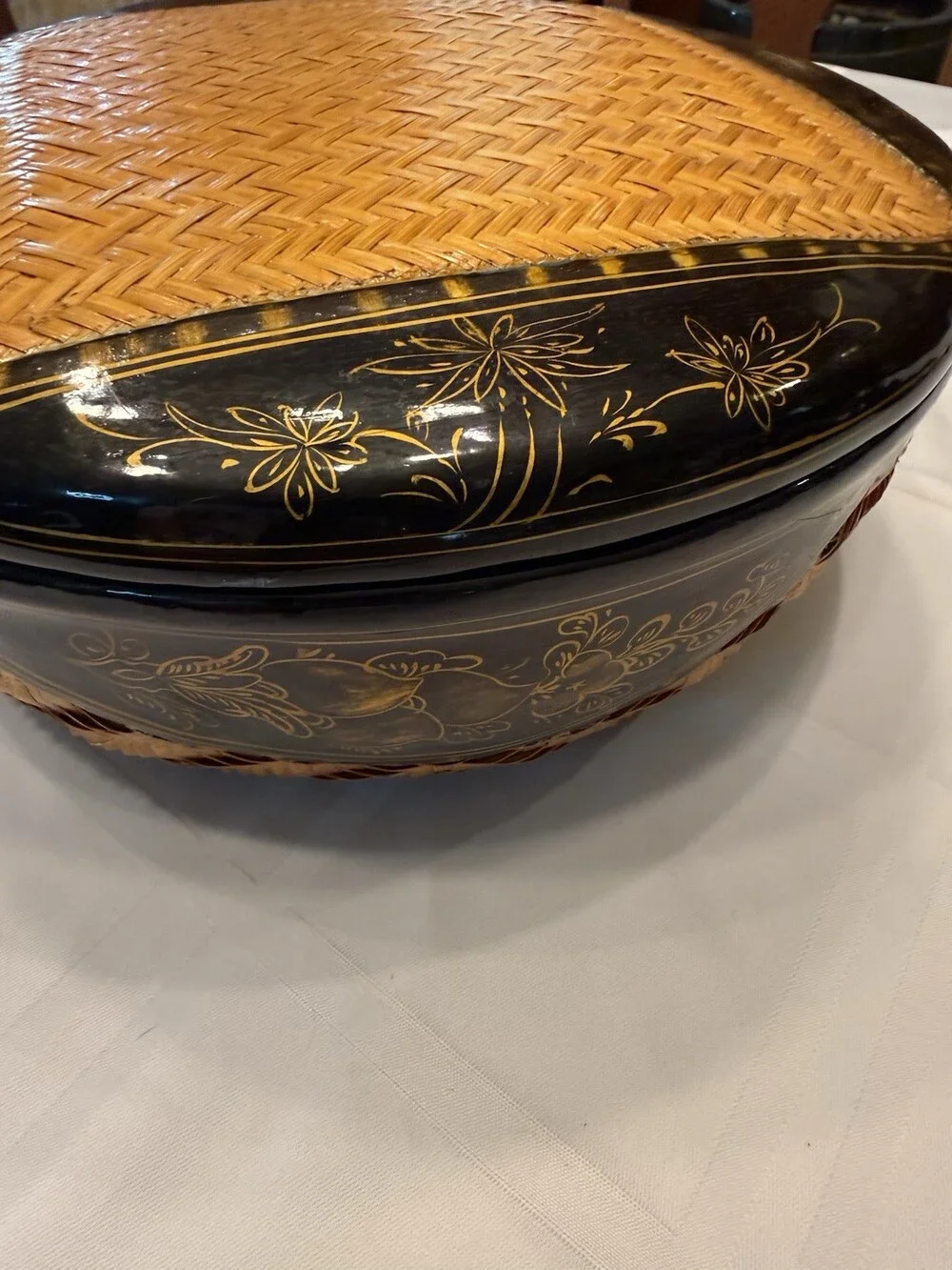 VTG Vietnam Black Lacquer Basket Woven Bamboo Lidded Box Gold Gilt Stamped